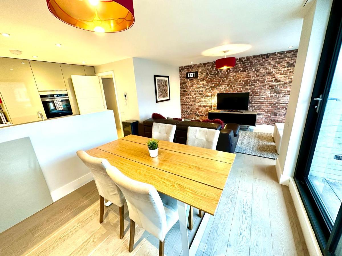 Beautiful New 2 Bedroom Apartment - Next To The Beach - Great Location - Free Parking - Fast Wifi - Smart Tv - Sleeps Up To 4! Close To Purbeck, Corfe Castle, Sandbanks, Poole & Bournemouth Swanage Exterior foto