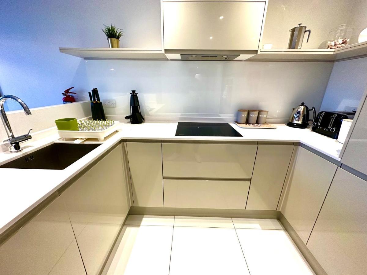 Beautiful New 2 Bedroom Apartment - Next To The Beach - Great Location - Free Parking - Fast Wifi - Smart Tv - Sleeps Up To 4! Close To Purbeck, Corfe Castle, Sandbanks, Poole & Bournemouth Swanage Exterior foto