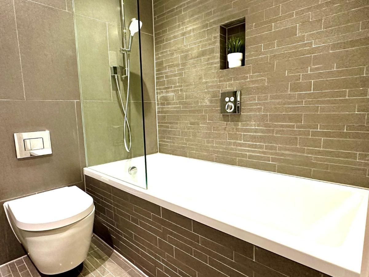 Beautiful New 2 Bedroom Apartment - Next To The Beach - Great Location - Free Parking - Fast Wifi - Smart Tv - Sleeps Up To 4! Close To Purbeck, Corfe Castle, Sandbanks, Poole & Bournemouth Swanage Exterior foto